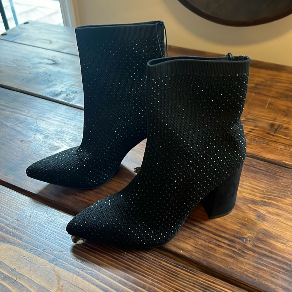 NWT Altered State Black Gemstone Booties. Size 6